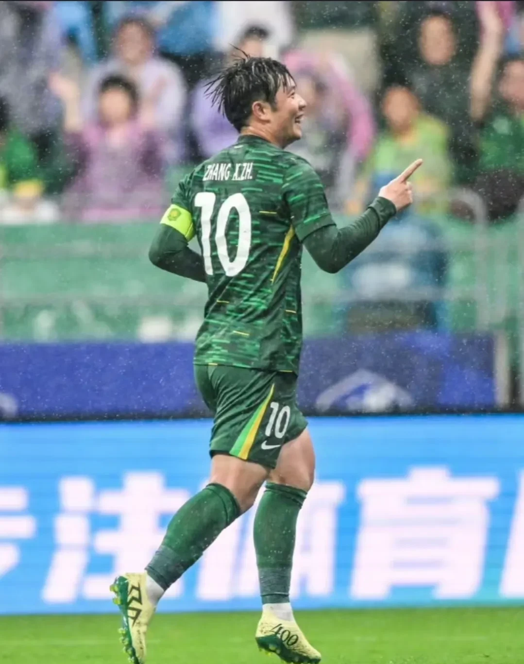 手机网游-包含赛前体能课后，北京国安官宣签约备战德国杯，球迷炸锅，球探报告显示潜力的词条